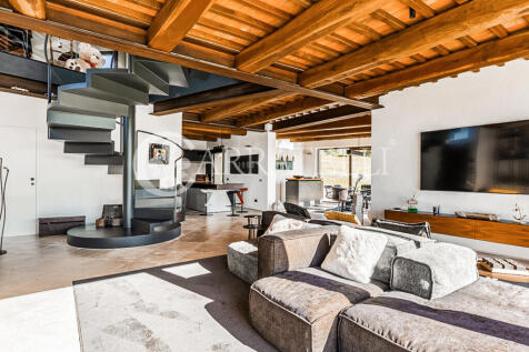Villa con piscina ne