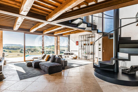 Villa con piscina ne