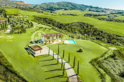 Villa con piscina ne