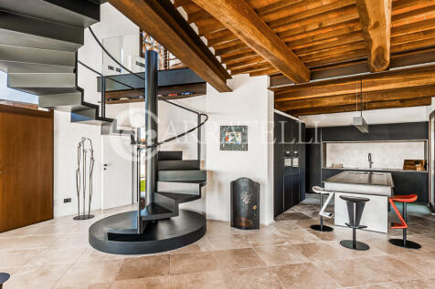 Villa con piscina ne