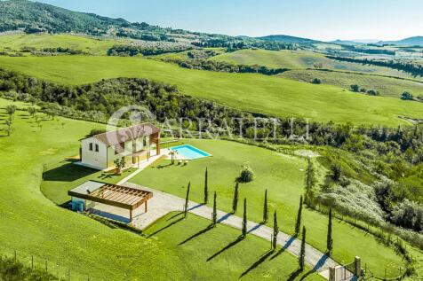 Villa con piscina ne