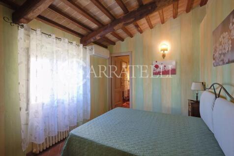Villa con Piscina a 