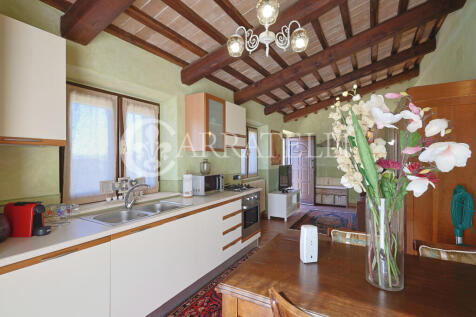 Villa con Piscina a 