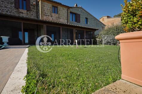 Villa con Piscina a 