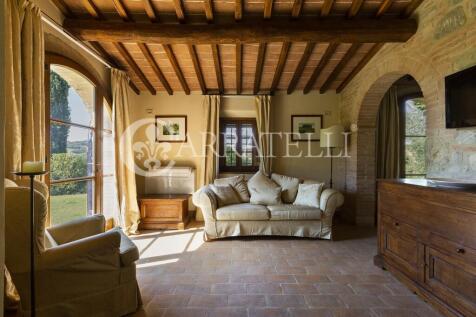 Affascinante Casale 