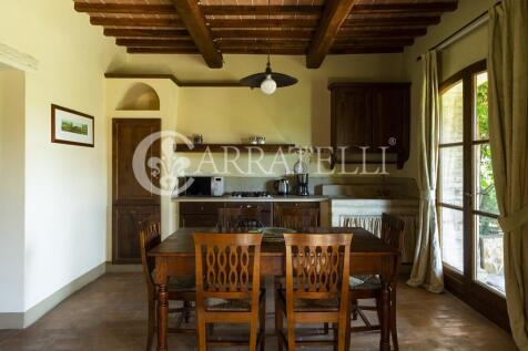Affascinante Casale 