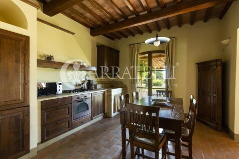 Affascinante Casale 