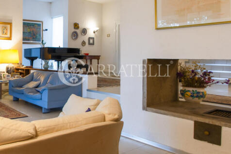 Villa con piscina e 
