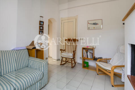 Villa con piscina e 