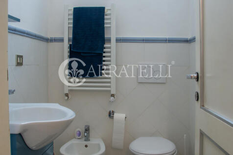 Villa con piscina e 