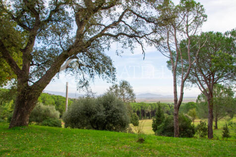 Villa con piscina e 