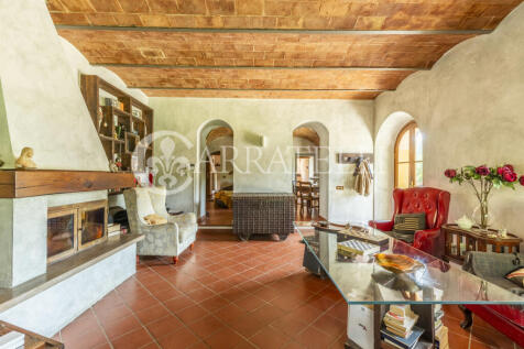 Volterra casale con 