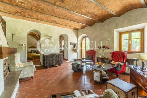Volterra casale con 