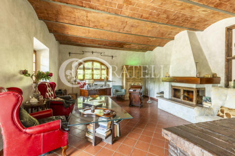 Volterra casale con 