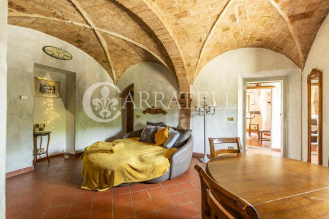 Volterra casale con 