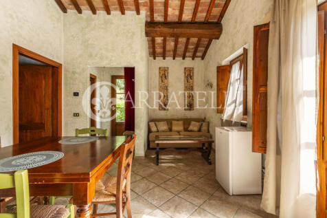 Volterra casale con 