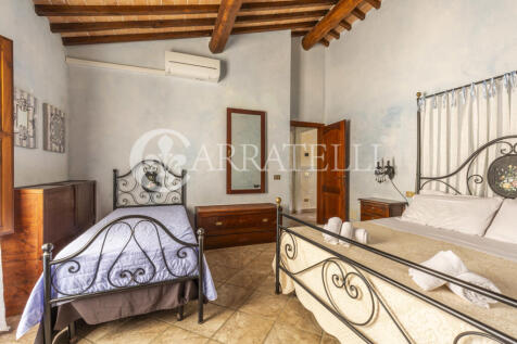 Volterra casale con 