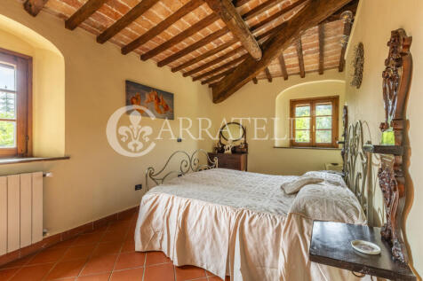 Volterra casale con 