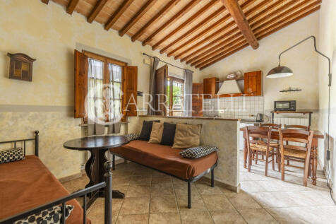 Volterra casale con 