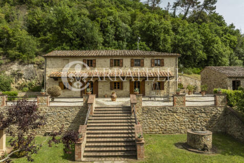 Volterra casale con 