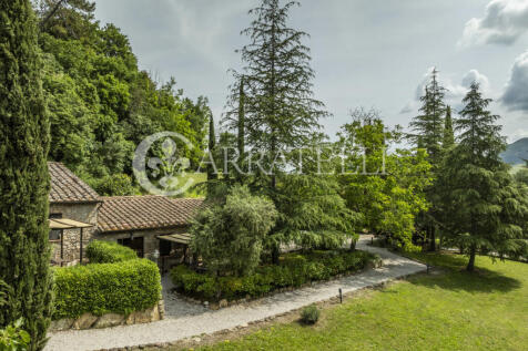 Volterra casale con 