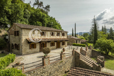 Volterra casale con 