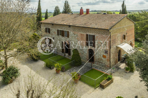Casale con piscina e