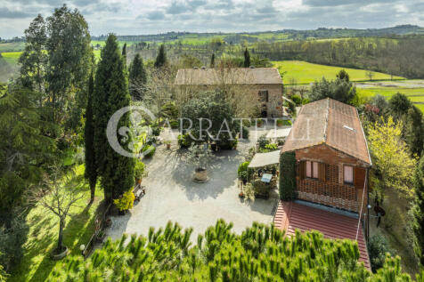 Casale con piscina e