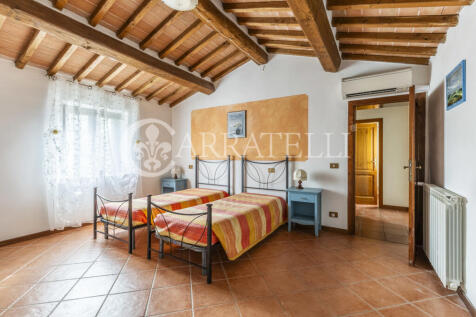 Casale con piscina e