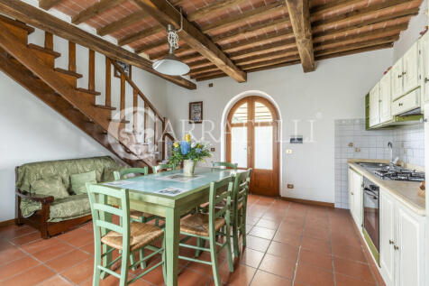 Casale con piscina e