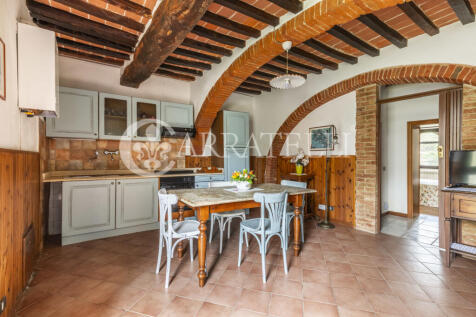 Casale con piscina e