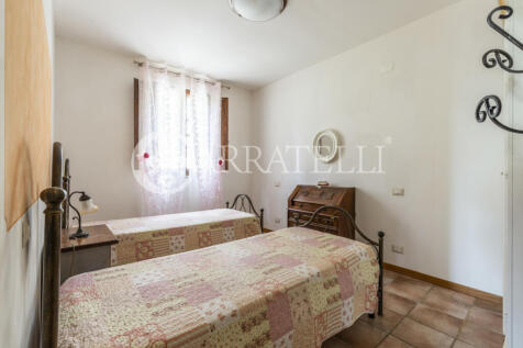 Casale con piscina e