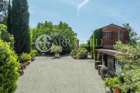 Casale con piscina e