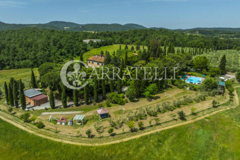Casale con piscina e