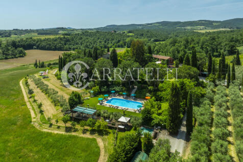 Casale con piscina e