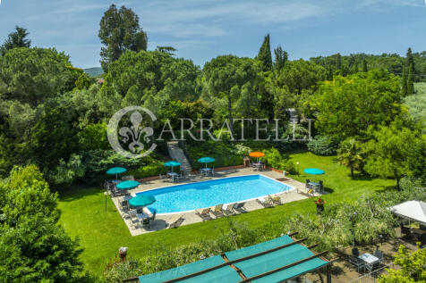 Casale con piscina e