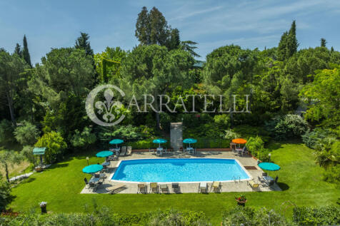 Casale con piscina e