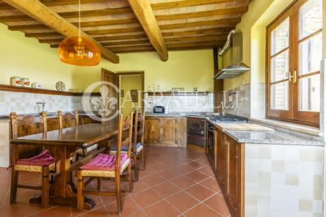 Casale in pietra a S