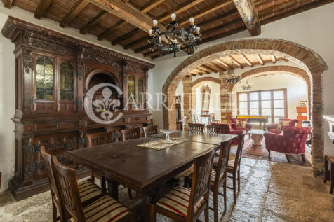 Tenuta con oliveto e