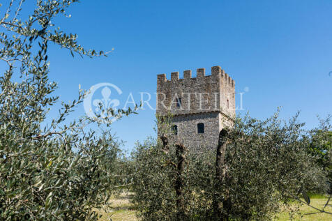 Terratetto con torre