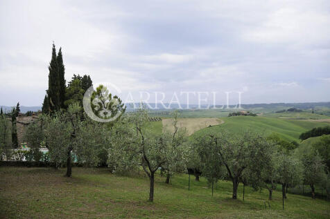 Podere con piscina (