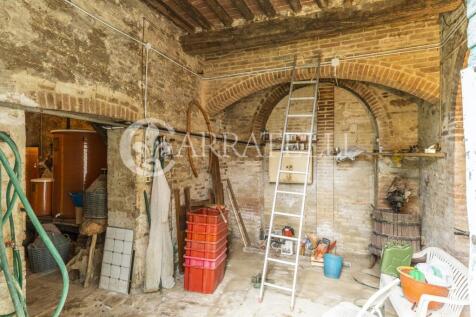 Porzione di casale a
