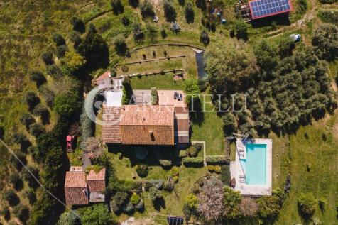 Casale con piscina a
