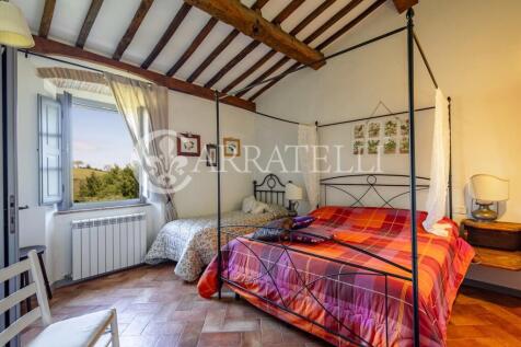 Casale con piscina a