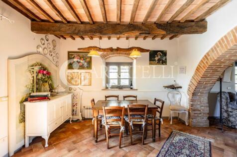 Casale con piscina a