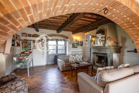 Casale con piscina a
