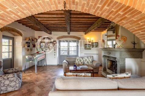 Casale con piscina a