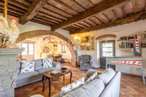 Casale con piscina a