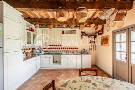 Casale con piscina a