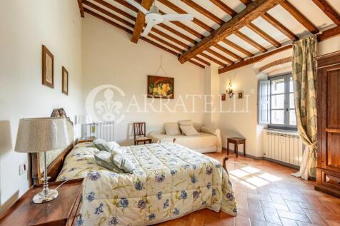 Casale con piscina a